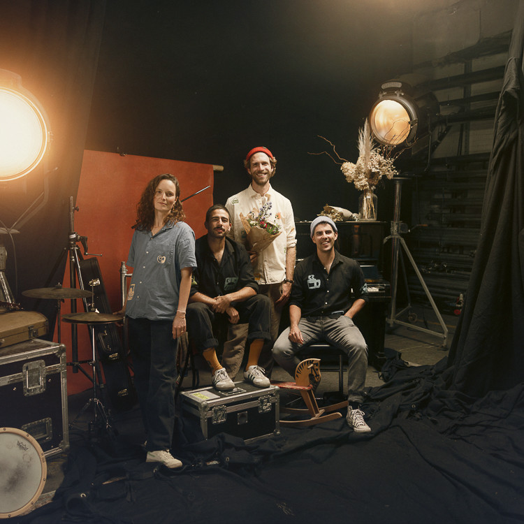 On this picture you see Max Berend and his band from left to rigth: Bettina Hummler, Alan Tucci, Max Berend and Andri Weber. The photo is taken in a backstage setting and gives the feeling of a circus.